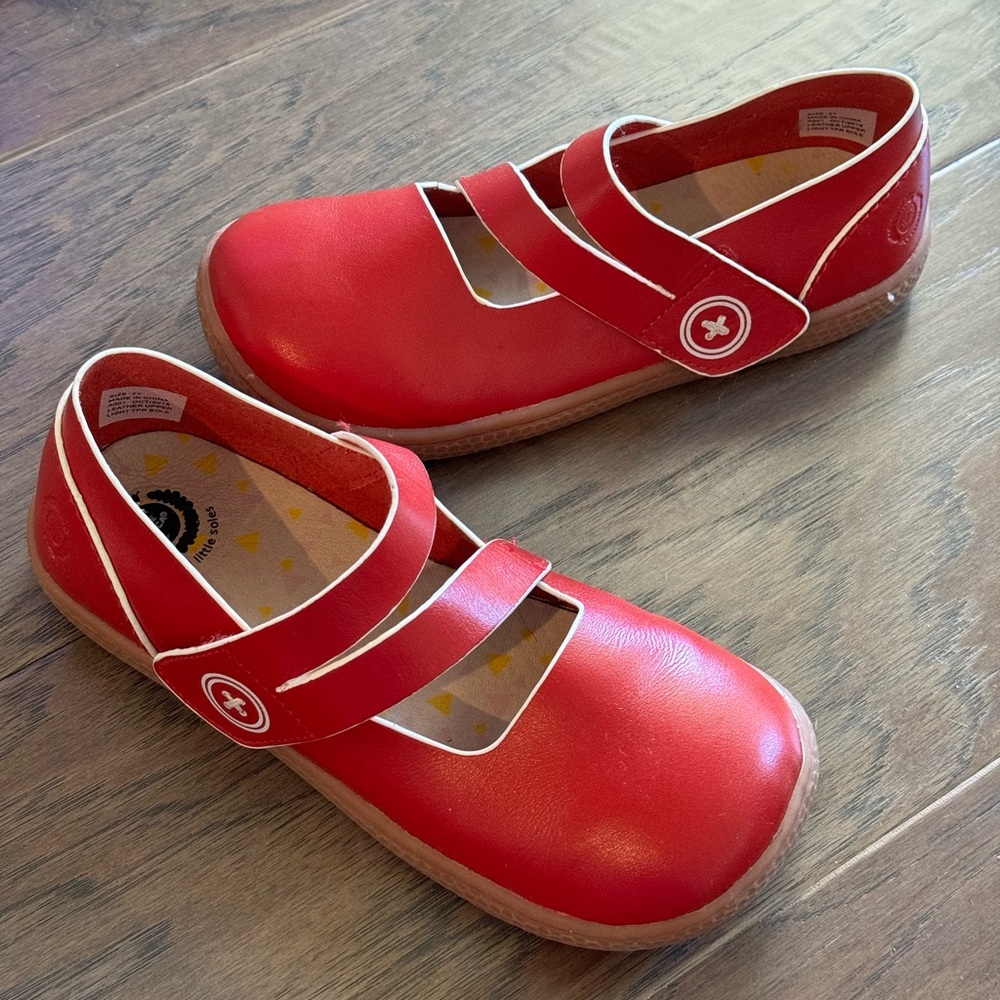 Livie & Luca cherry red leather Mary Janes kid size 2